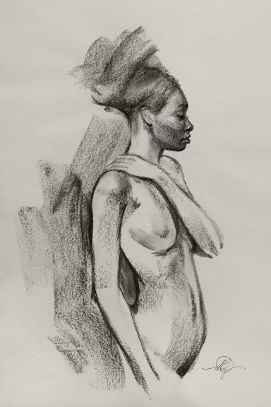 Skizze einer stehenden weiblichen Figur in Profilansicht, mit lockigem Haar und nacktem Oberkörper.
