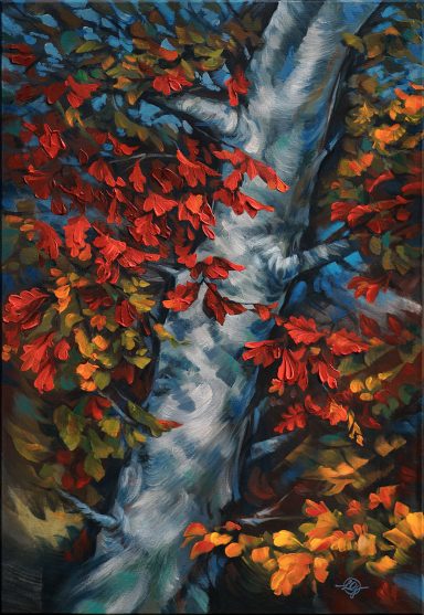 schräger silbriger Baumstamm mit rot-orangefarbenen Blättern im herbstlichen Laubwald, tastbar dicker Farbauftrag. Autumn leafs 
